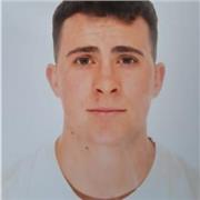 Estudiante de tercer año de Grado de Educación Primaria por la UV, imparte clases de forma online y presencial.